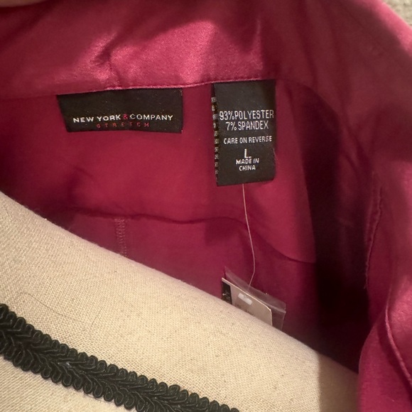 BNWT Hot pink satin button down - Picture 5 of 12